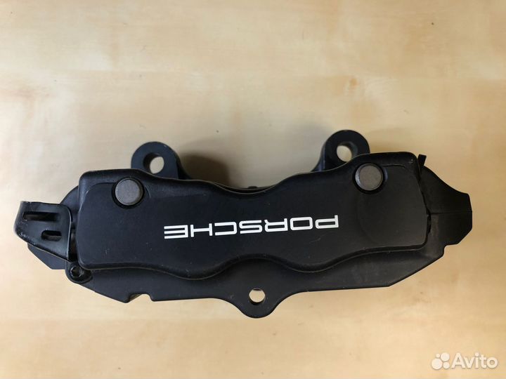 Тормозной суппорт Brembo 7L5615404AJ
