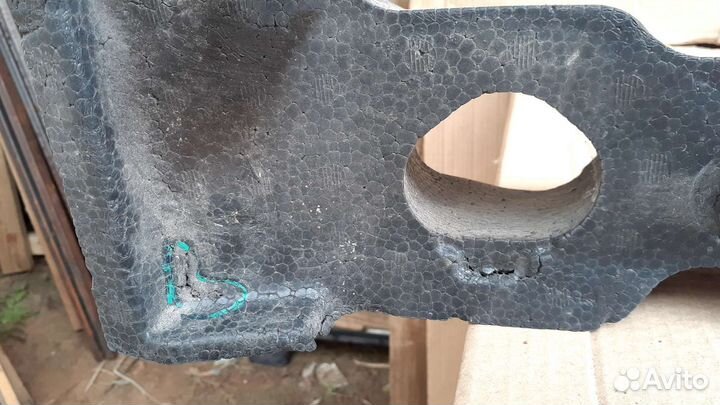 Абсорбер переднего бампера Toyota Rav4 (CA40)