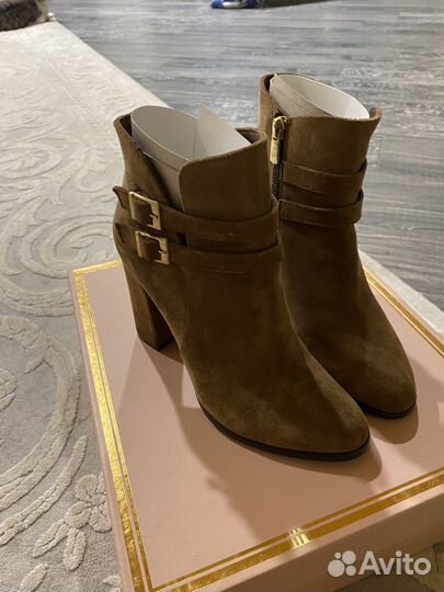 Ботинки замшевые