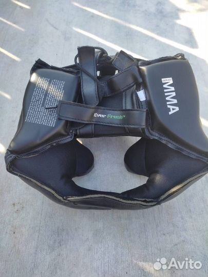 Перчатки, шлем для бокса