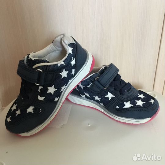Продам кроссовки детские
