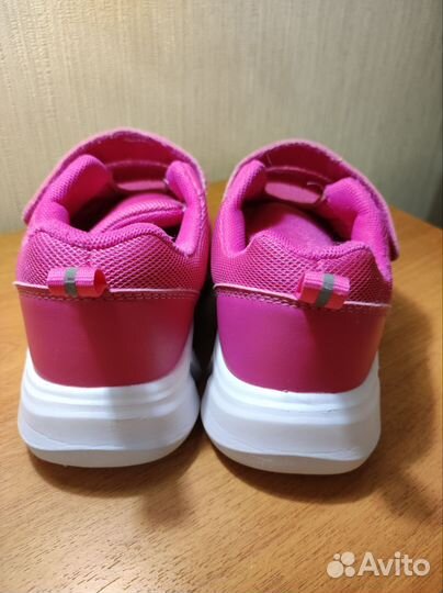 Кроссовки для девочки