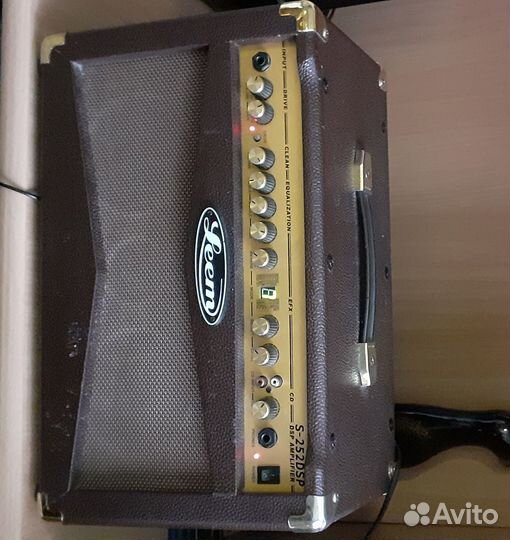 Гитарный комбоусилитель