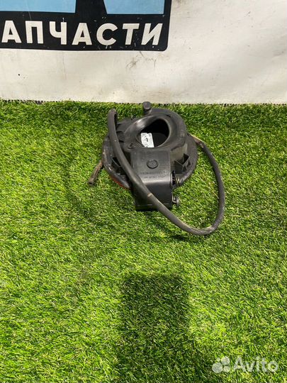 Лючок топливного бака Ford Mustang 6 рест. 2019