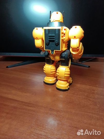 Игрушка робот