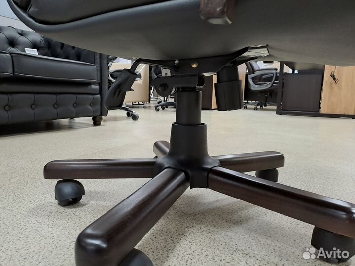 Кресло руководителя натуральная кожа