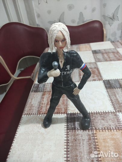 Фигурка, статуэтка 