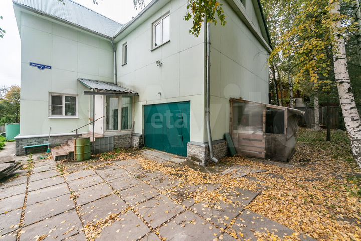 Дом 243 м² на участке 15,4 сот.