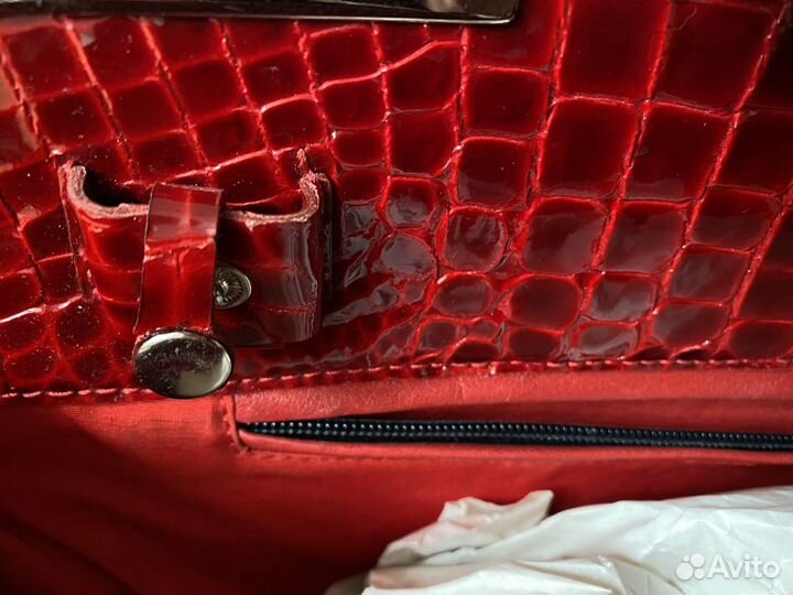 Сумка красная лакированная Турция Б/У
