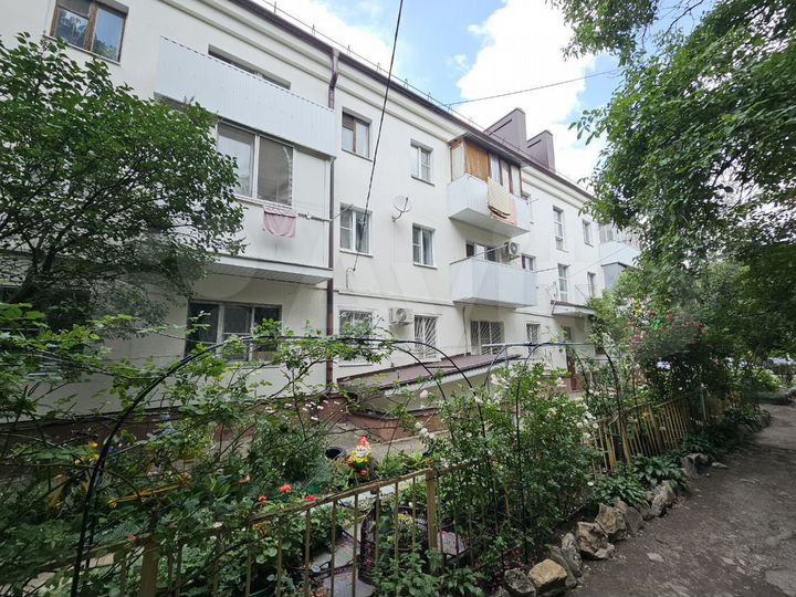 2-к. квартира, 40,7 м², 1/3 эт.