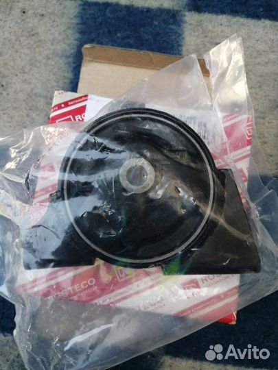 Подушка двигателя задняя на nissan