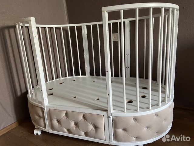 Продам кроватка и комод + матрасы круг овал