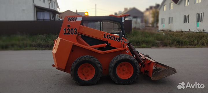 Мини-погрузчик Locust / Way Industry L1203, 2006