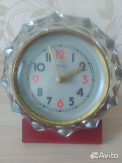 Часы механические настольные