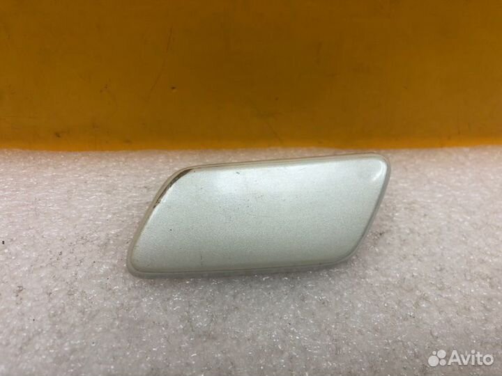 Крышка форсунки омывателя фар левая Toyota Land