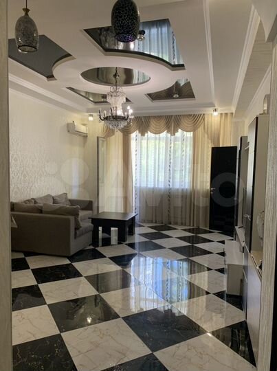 3-к. квартира, 90 м², 2/8 эт.