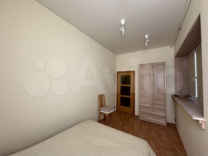 4-к. квартира, 96 м², 1/6 эт.