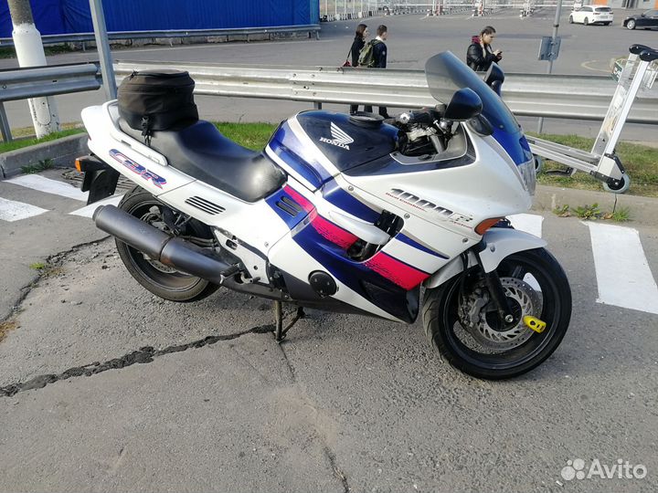 Honda cbr1000f