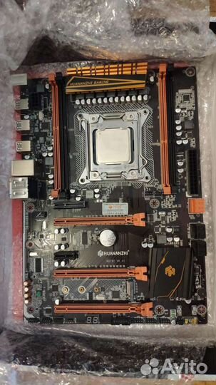 Материнская плата с процессором и памятью