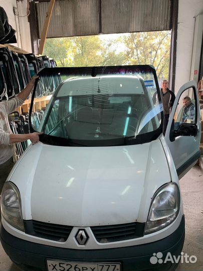 Лобовое стекло на Рено Кангу