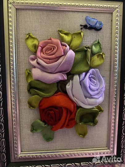 Вышитая миниатюрная картина