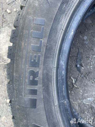 Pirelli Ice Zero 215/55 R17