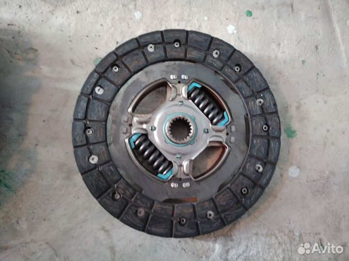 Продажа сцепления на Тойоту yaris