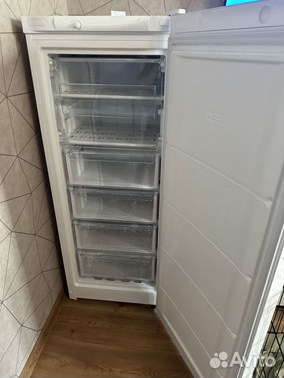 Морозильная камера indesit