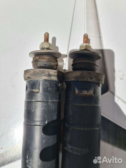 Комплект задних амортизаторов Mercedes W211