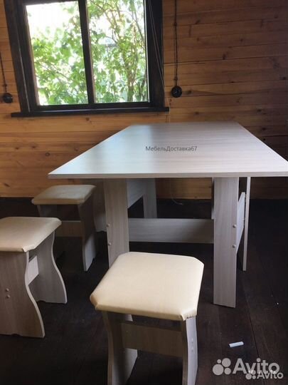 Стол-книжка венге, наличие