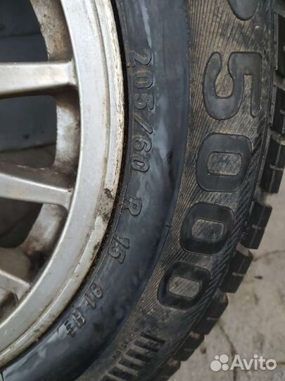 Диск с резиной r15 на Audi Volkswagen