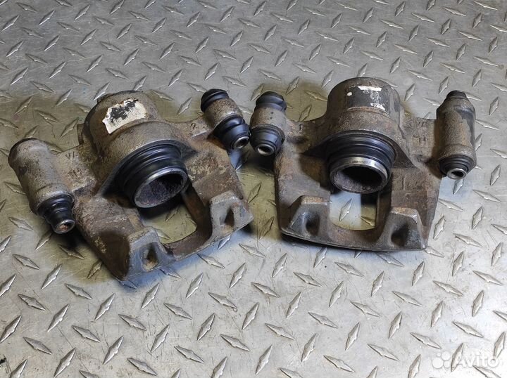 Суппорт задний Mercedes W463