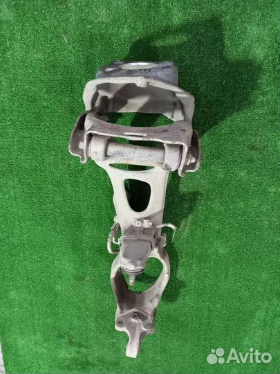 Рычаги передние б/у Peugeot 407 2004-2010