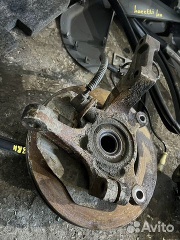 Поворотный кулак правый Chevrolet Lacetti