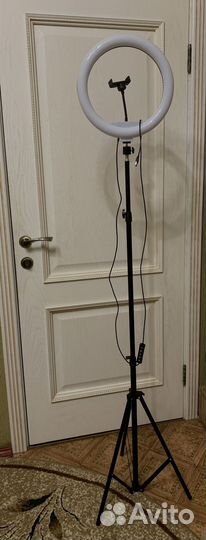 Кольцевая лампа со штативом