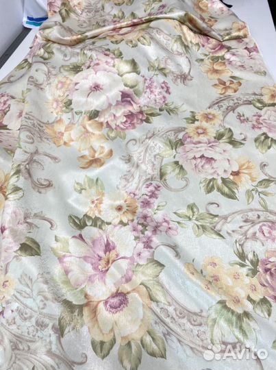 Шторы новые 2 шт размер 1500*4000, 4000*1500