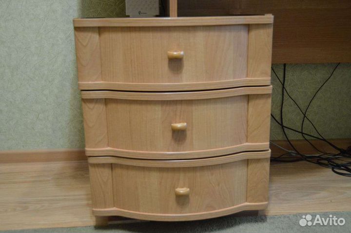 Мебель для школьника, в детскую комнату