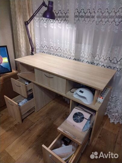 Письменный стол