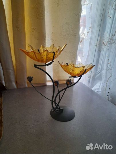 Подсвечник из металла и цветного стекла