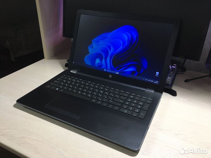 Ноутбук HP 15-bw055ur