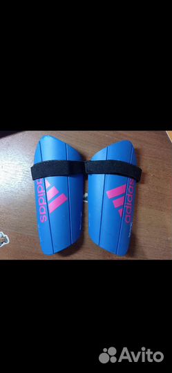 Футбольные щитки