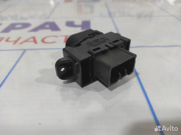 Кнопка стеклоподъемника Hyundai Solaris 935801R000