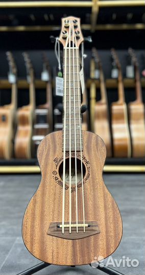 Укулеле бас Flight (новая)