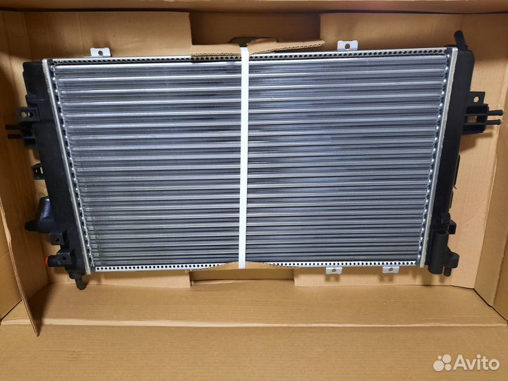 Радиатор охлаждения двс Opel Astra H 1.3-1.9TD мт