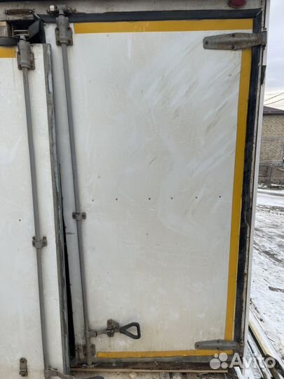Дверидля будки грузовик MAN