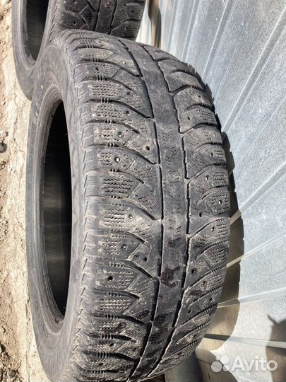 Bridgestone Ice Cruiser 7000 215/60 R17 100T