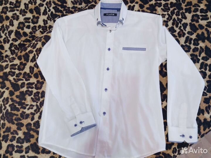 Рубашка белая школьная 152р. На брони