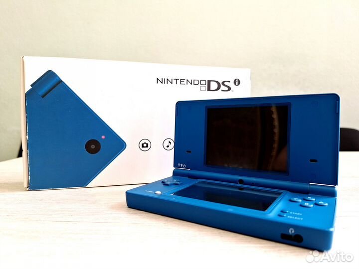 Nintendo DSi (полный комплект)
