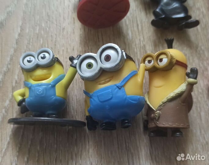 Пакет игрушек из kinder surprise и другие