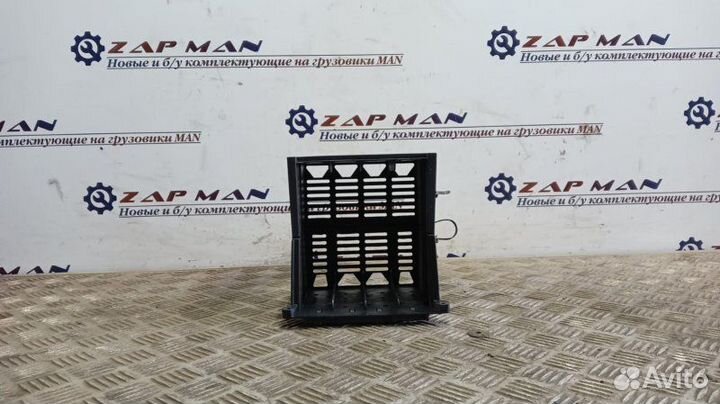 Кронштейн крепления электронных блоков правый Man